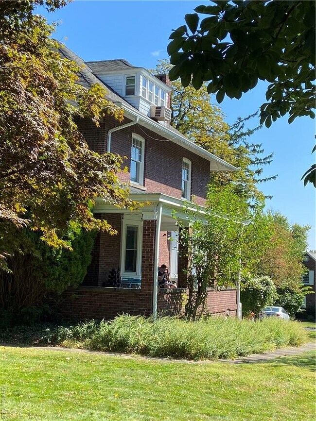 Foto del edificio - 233 S Broadway