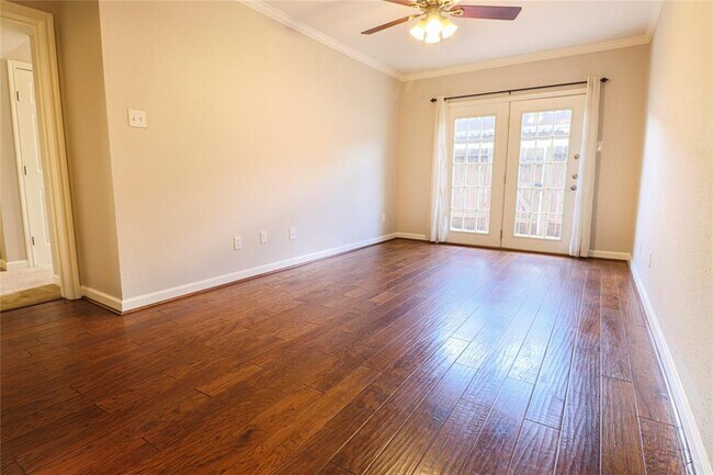Foto del edificio - 4515 Briar Hollow Pl