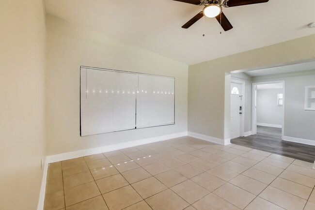 Building Photo - 3781 SW 41st St