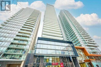 Building Photo - 28 Wellesley St E