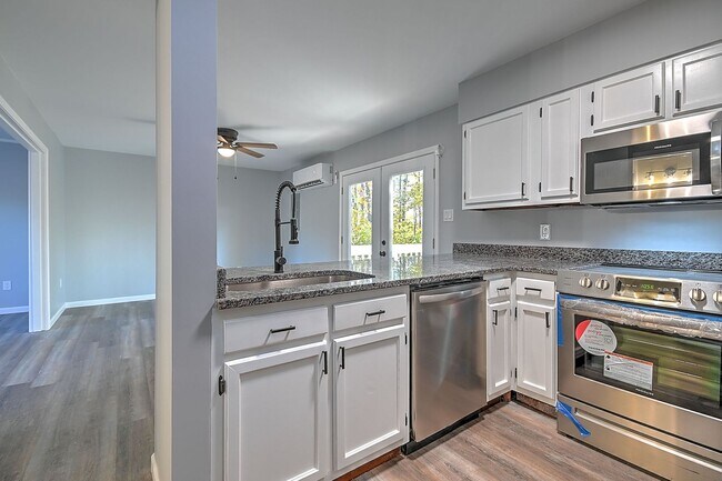 Building Photo - 254 Wildwood Dr