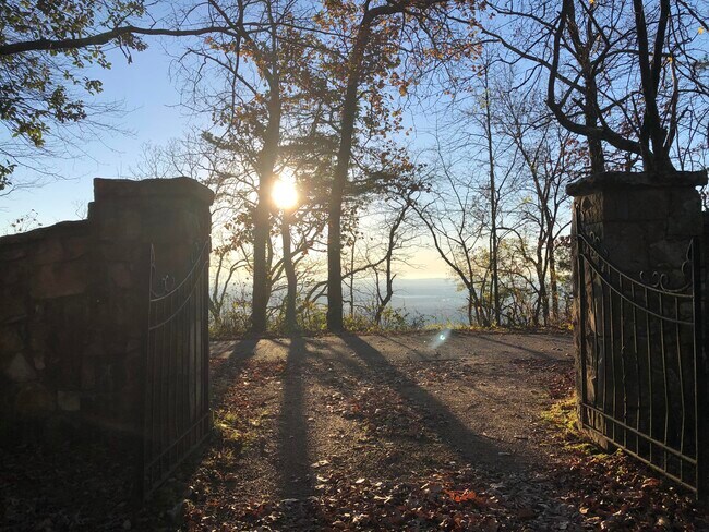 Building Photo - 3511 E Brow Rd