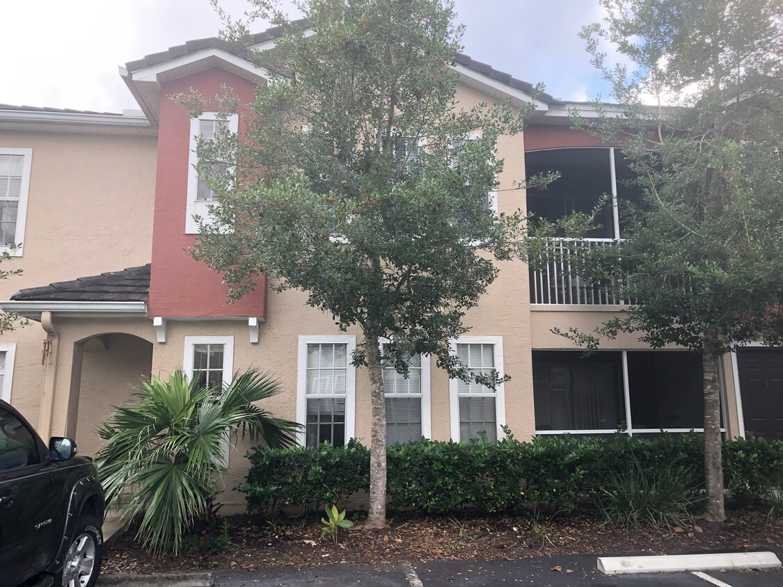 10075 Gate Pkwy N, Jacksonville, FL 32246 Condo for Rent in Jacksonville, FL