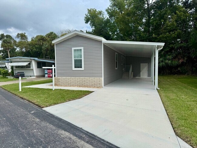 Building Photo - 843 E Colonial Cir