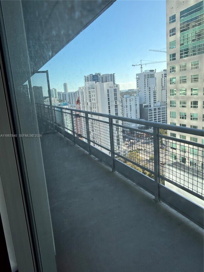 Building Photo - 690 SW 1st Ct