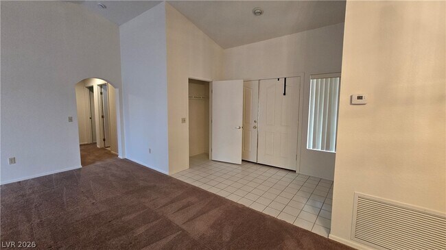 Foto del edificio - 9328 Fresh Spring Dr