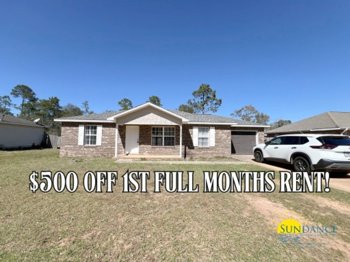 Primary Photo - Charming 3-Bedroom Home in Crestview Near ...