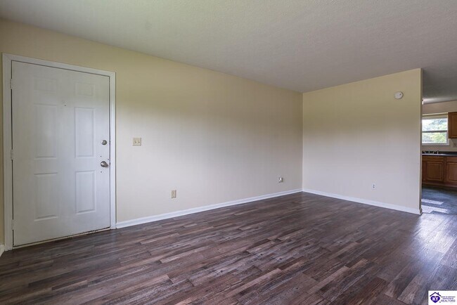 Foto del edificio - 390 W Elm Rd