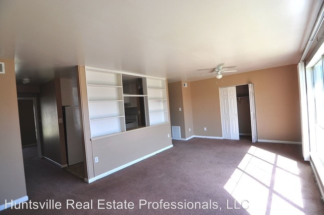 Foto del edificio - 4411 Dyshell Dr SW