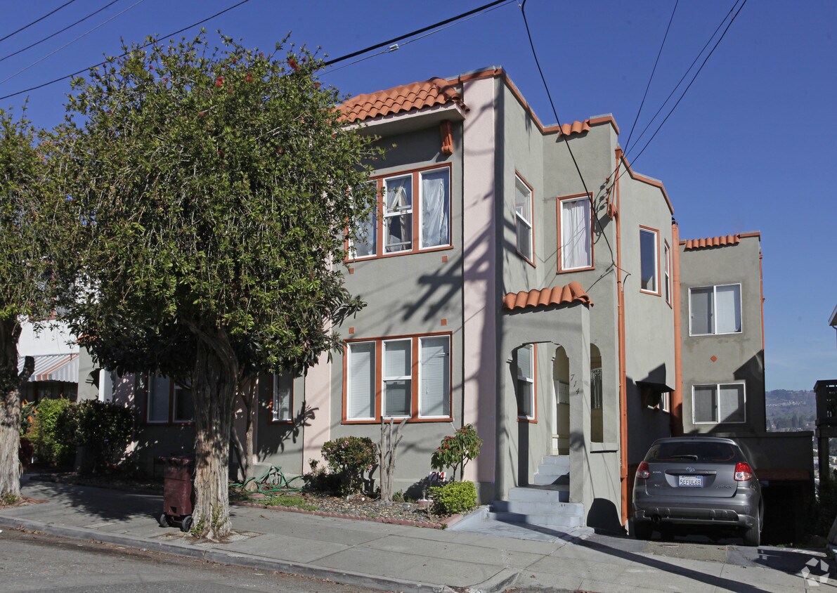 Primary Photo - 714 Hillgirt Cor