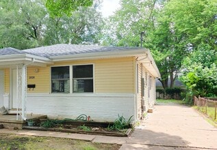 Building Photo - 2028 S Fairway Ave