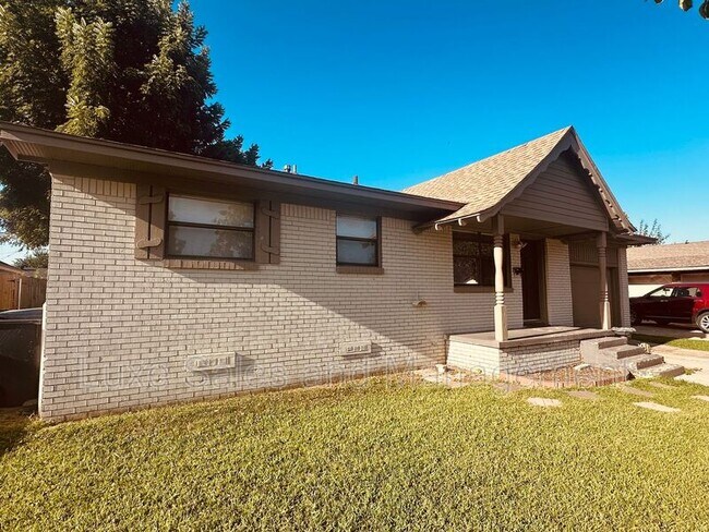 Building Photo - 1432 SW 61st Terrace