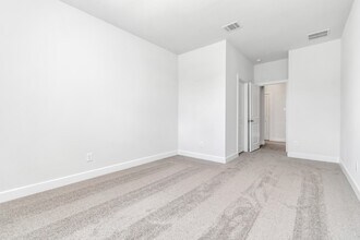 Building Photo - 21118 Chelton Bch Dr