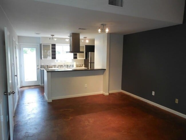 Foto del edificio - 6703 Old Quarry Ln