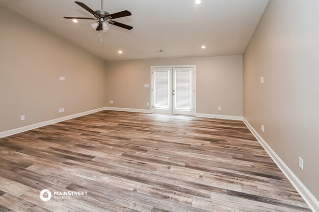 Building Photo - 848 Silver Fox Dr
