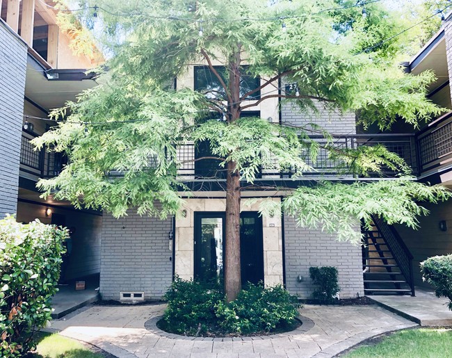 Foto del edificio - 2712 Knight St