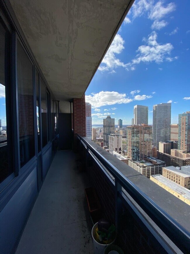 389 Washington St Unit 31C, Jersey City, NJ 07302 Condo for Rent in