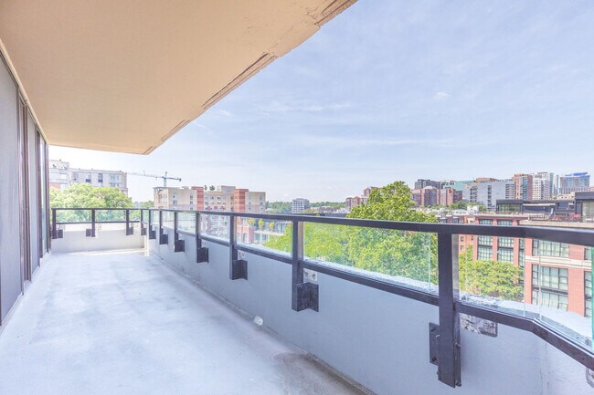 Foto del edificio - 1550 Clarendon Blvd