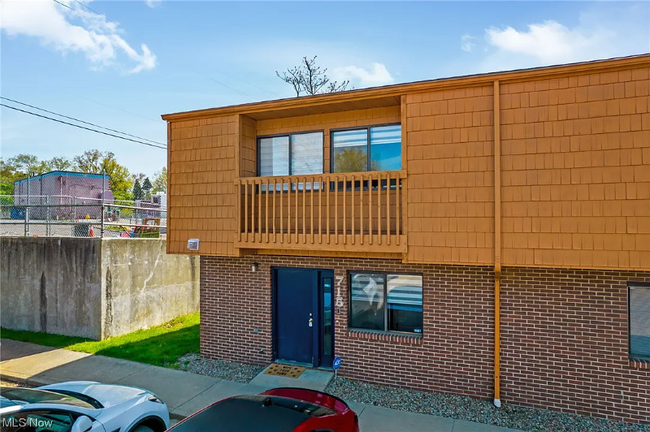 Building Photo - 699 Carroll St