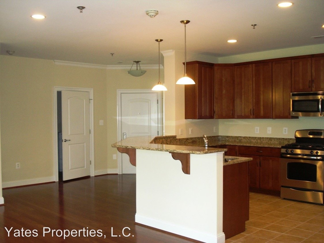 Primary Photo - 1801 Berry Ridge Dr