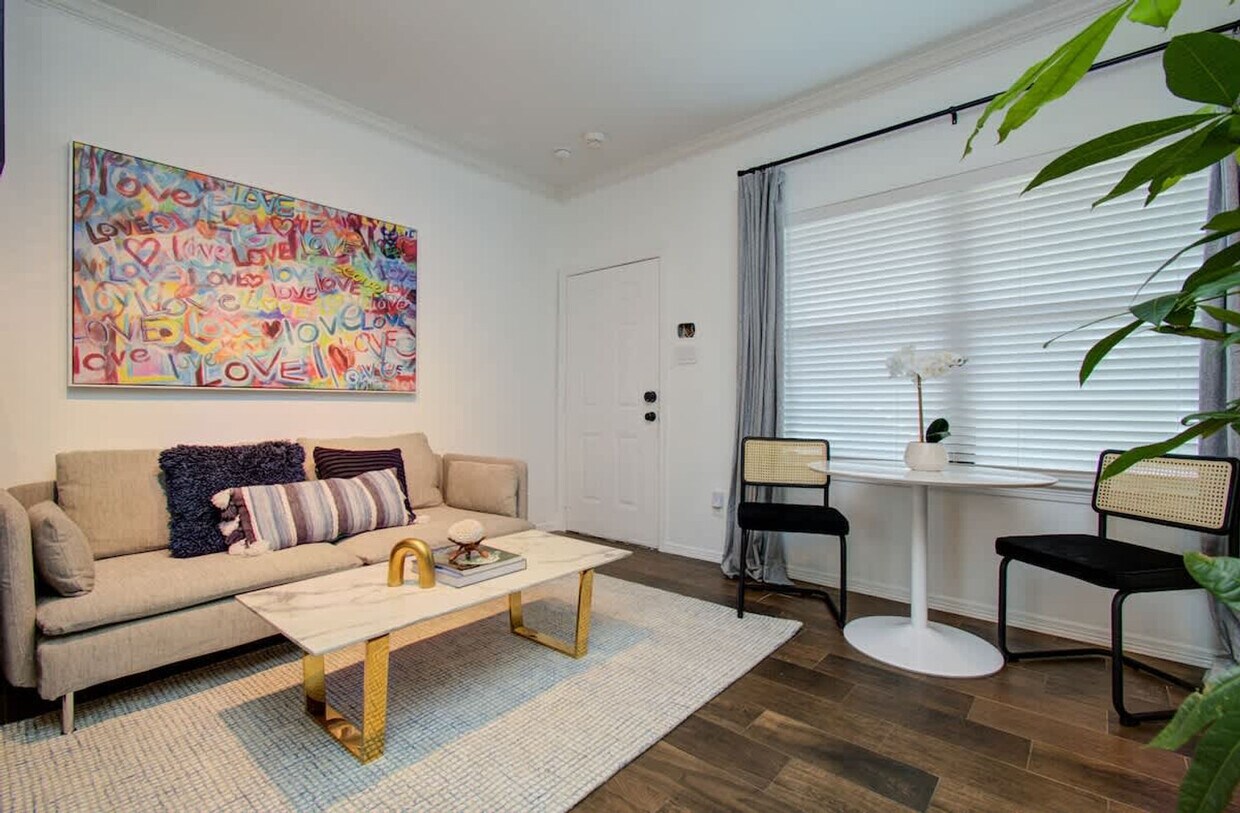 Foto principal - 207 W 26th St