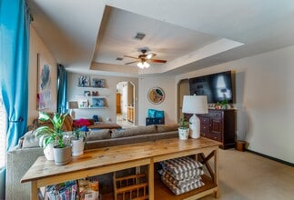 Building Photo - 24027 Kingbriar Dr
