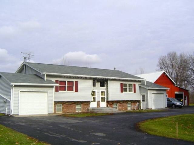 Building Photo - 746 Cross St