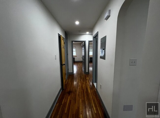 Foto del edificio - EAST 234 STREET