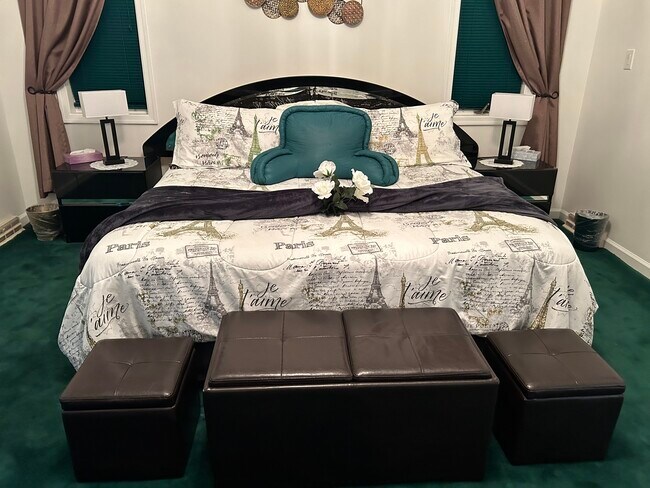 Cal King en el dormitorio principal - 6245 Iron Bridges Rd