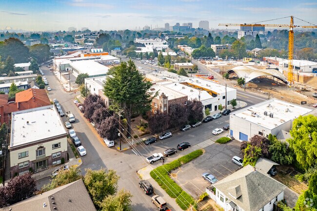Aerial Photo - 711 NE Randall Ave