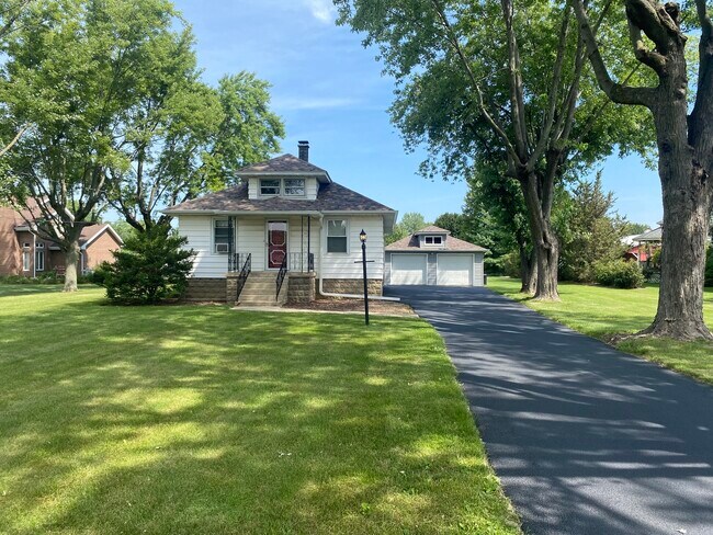 Foto del edificio - 930 E North St