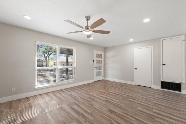 Foto del edificio - 1313 Redbud Trail