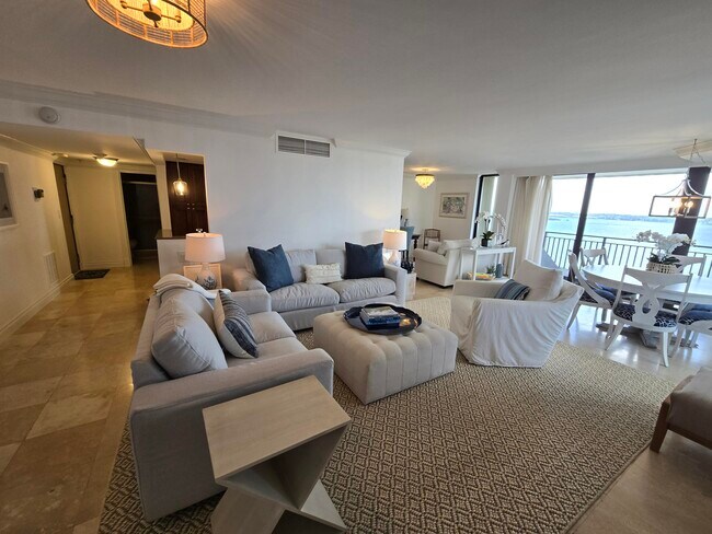 Foto del edificio - 5460 N Ocean Dr