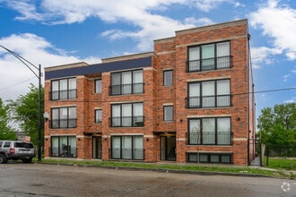 Building Photo - 2824 W Van Buren St