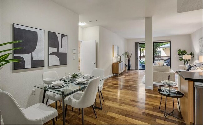 Staged photo - 88 Bush St