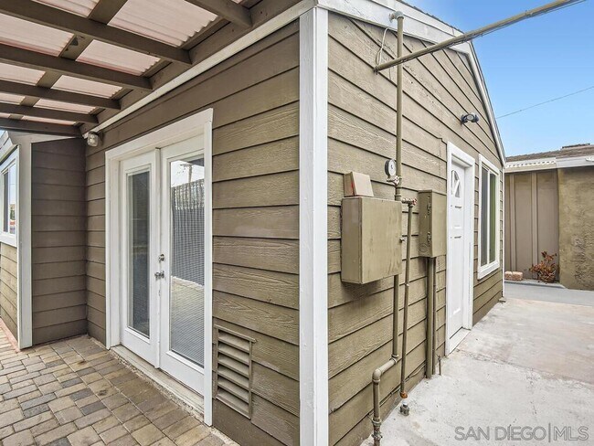 Building Photo - 4633 Conrad Ave