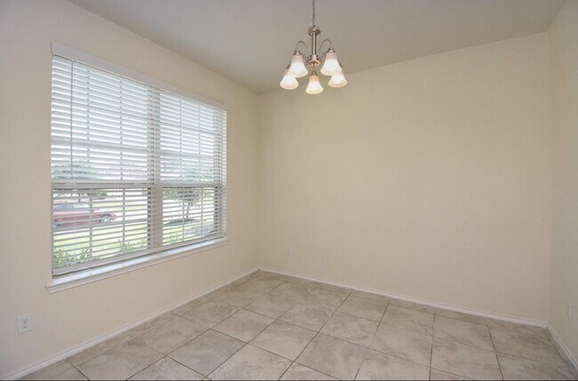 Foto del edificio - 9431 Summer River Dr