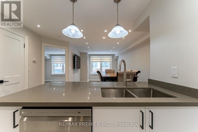 Photo du bâtiment - 1 Balmoral Ave