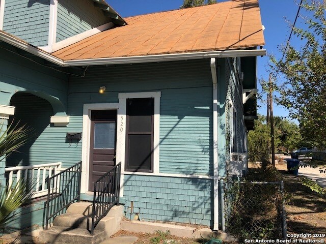 Building Photo - 520 Paschal St