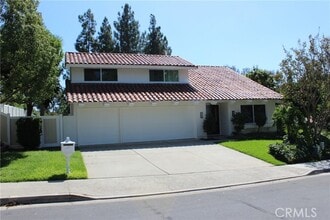 Building Photo - 26932 Floresta Ln