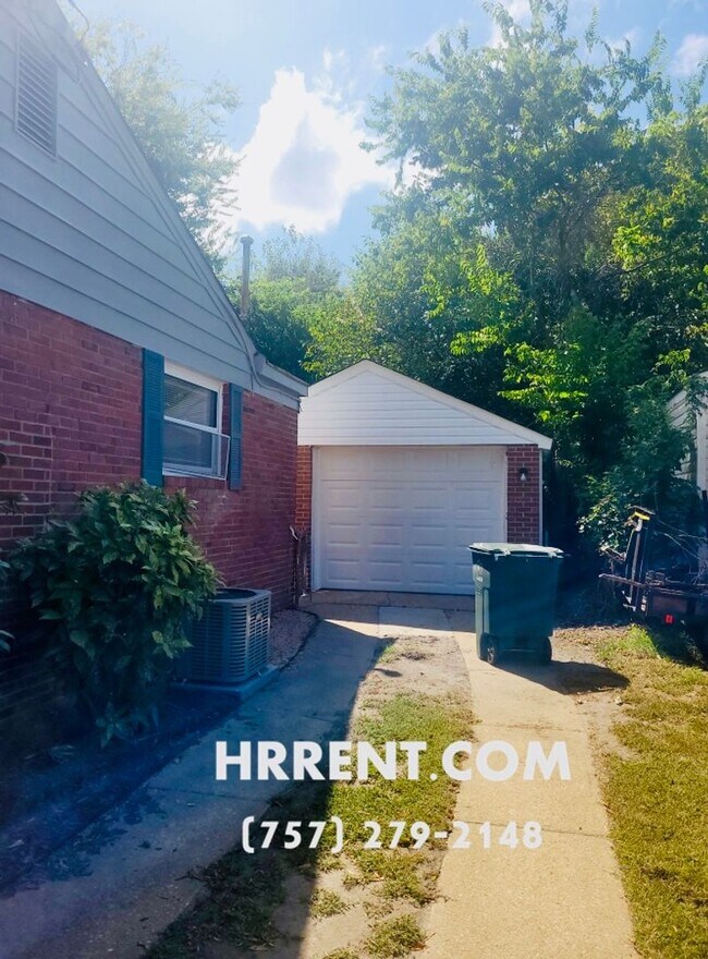 Building Photo - COMING SOON! Newly Renovated 3 Bedroom 1 B...
