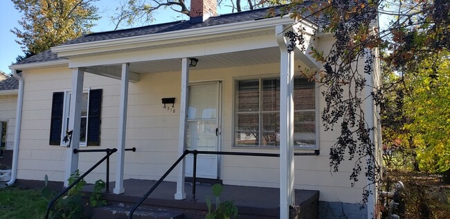 Building Photo - 1318 E Cone Blvd
