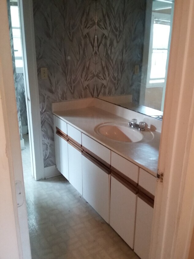 1552 Gallagher St, Louisville, KY 40210 House for Rent in Louisville, KY