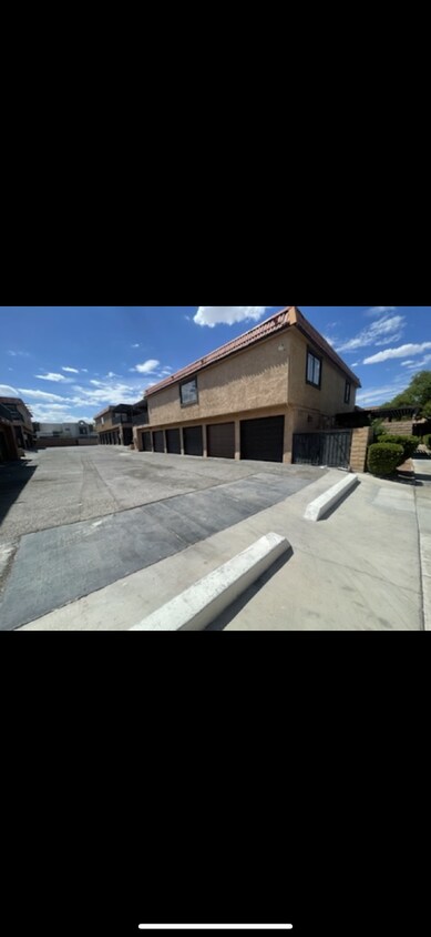 Primary Photo - For Rent: Freshly Rehabbed 2-Bedroom, 2-Ba...