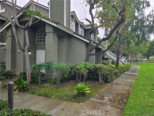 Foto del edificio - 13221 Royalcrest Ct