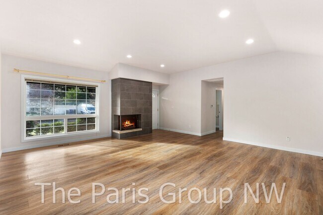 Foto del edificio - Stunning Mid-Century 2024 Remodel – Centra...