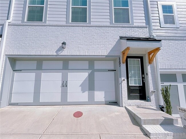 Building Photo - 1297 Ascot Ter