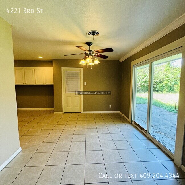 Foto del edificio - 4221 3rd St