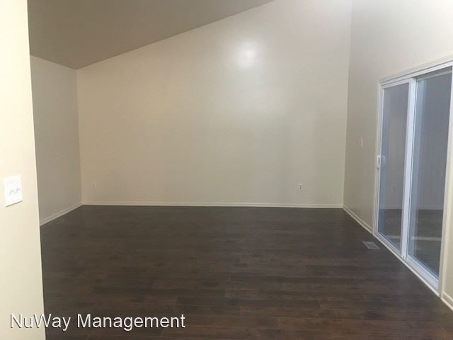 Building Photo - 2 br, 1 bath House - 1109 East Oak Dr