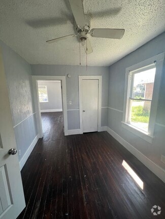 Building Photo - 2202 S Pierce St